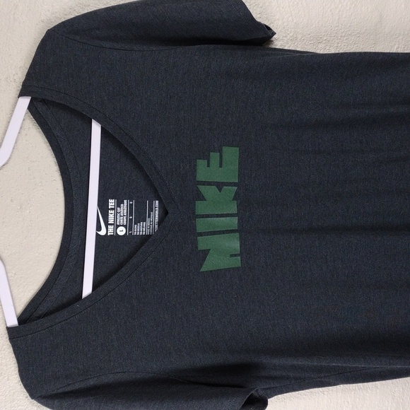 The Nike Tee Dark Gray Athletic Cut V-Neck Short Sleeve Pullover Tee Shirt Top - Picture 3 of 6